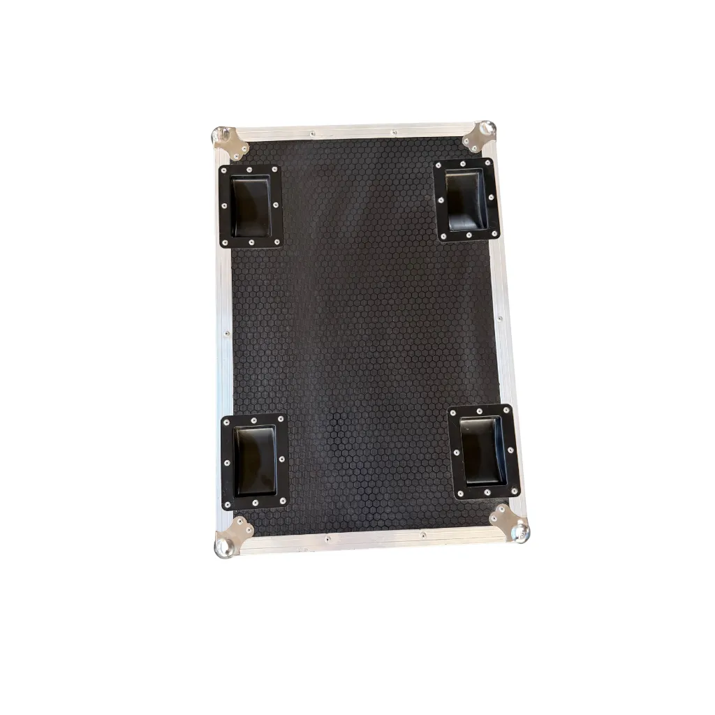 FLIGHTCASE - SUPER BEE EYE 15 -19X40W DESDE ARRIBA CERRADO.webp